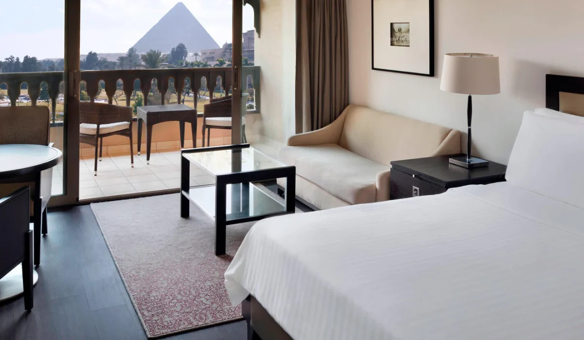 caimn-guestroom-5655-hor-feat