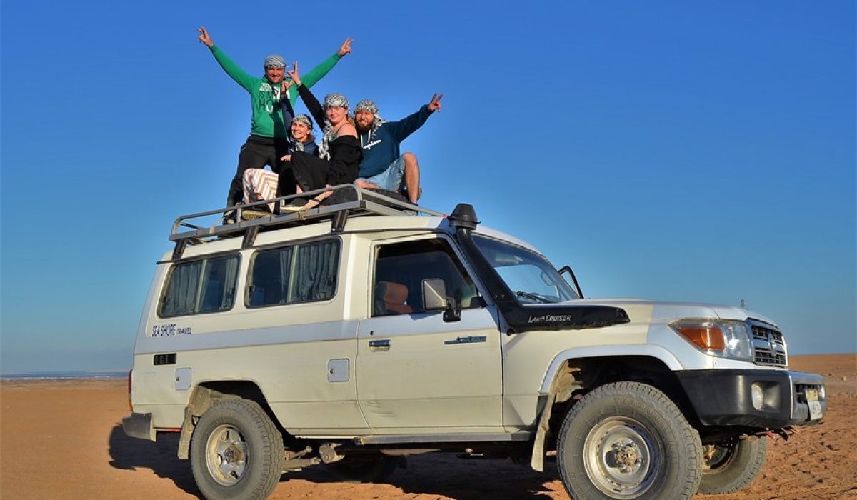 jeep safari_c2650_lg